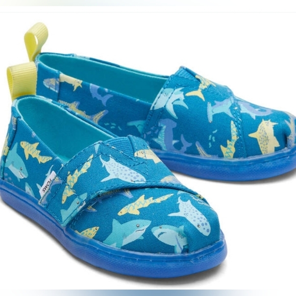 TOMS Tiny Alpargata Sharks - Picture 1 of 7